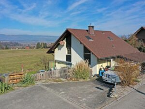 Bild eines Einfamilienhauses in Radelfingen.