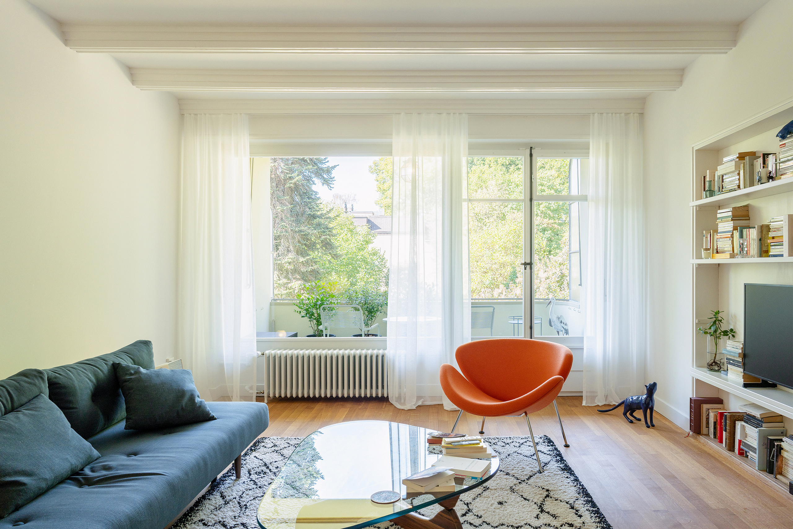 Wir verkaufen im Ostring Bern an der Muristrasse eine wunderschöne Altbauwohnung.