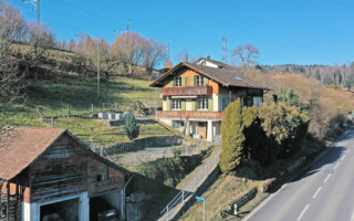 Einfamilienhaus in Uetendorf Drohnenaufnahme der doma Real Estate AG vom Einfamilienhaus in Uetendorf