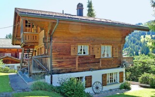 Bild eines Chalets in Schönried.