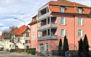 Bild eines Mehrfamilienhauser in Zürich.