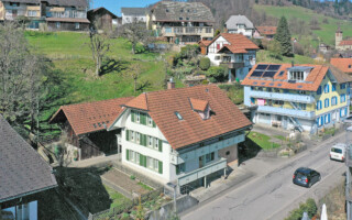 Haus in Oberburg im Emmental Drohnenfoto eines Kleinbauernhauses im Emmental in Oberburg