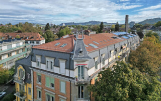 Maisonettewohnung in Bern Kirchenfeld Hoch über den Dächern von Bern, im Kirchenfeld Quartier, verkaufen wir eine zwei stöckige Dachwohnung mit originellem Grundriss, zwei stilvollen Badezimmer und einer tollen Dachterrasse.