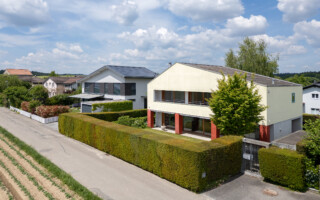 Einfamilienhaus in Jegenstorf Drohnenfotografie mit Blick auf das Architektenhauses am Höheweg in Jegenstorf.